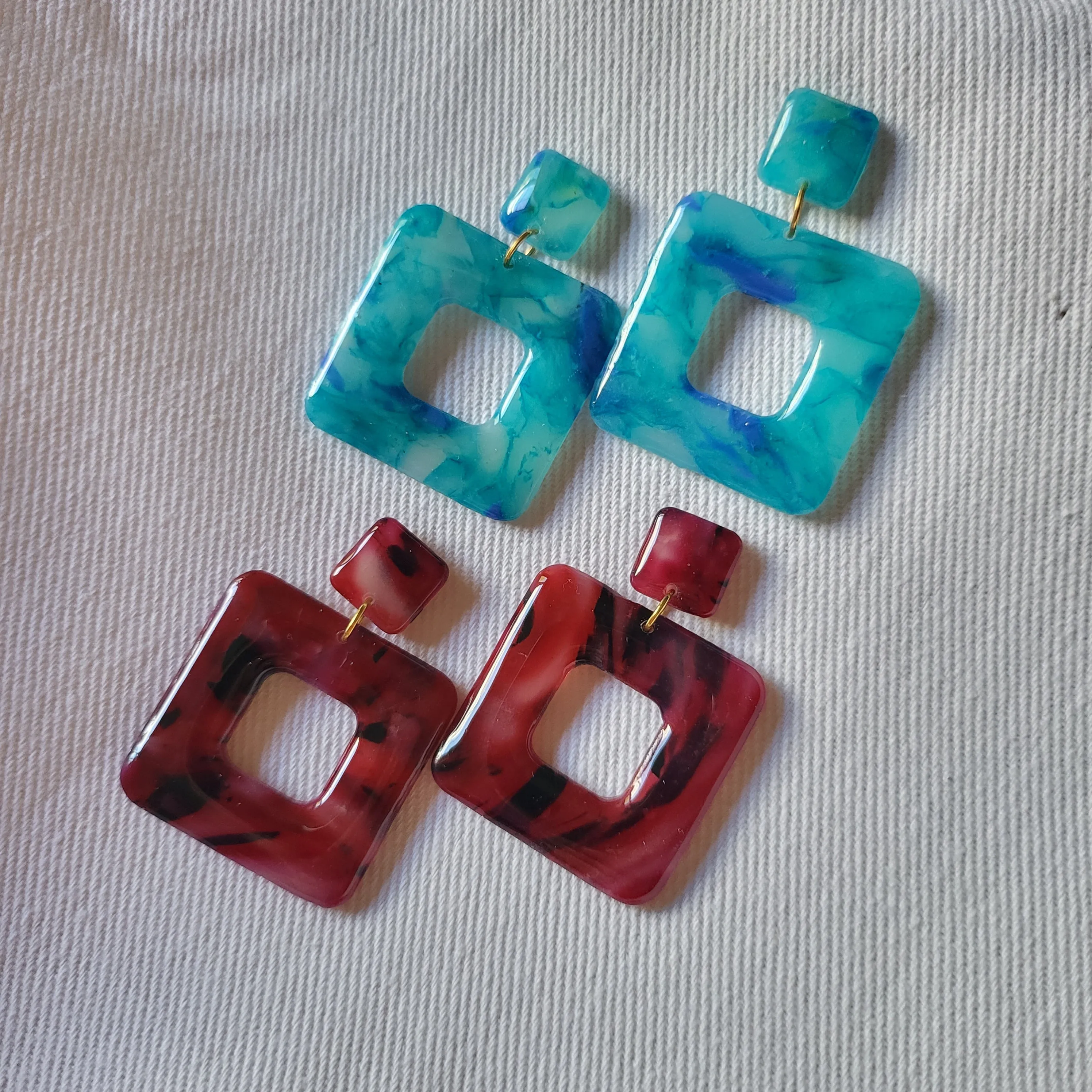 Cordelia Hollow Earrings - 3 color options