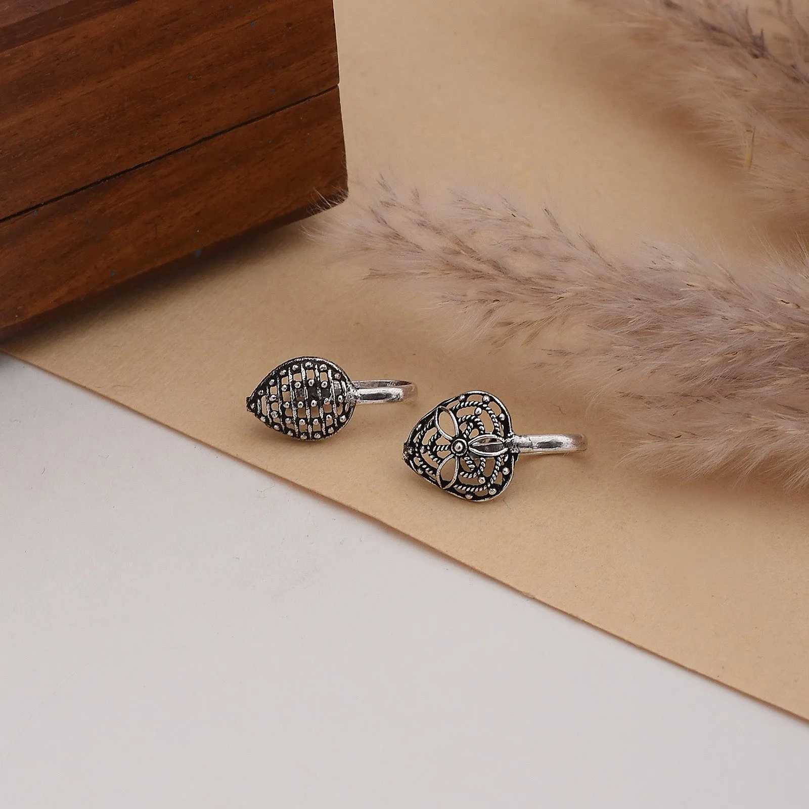 Griva Kolhapuri Nose Pins
