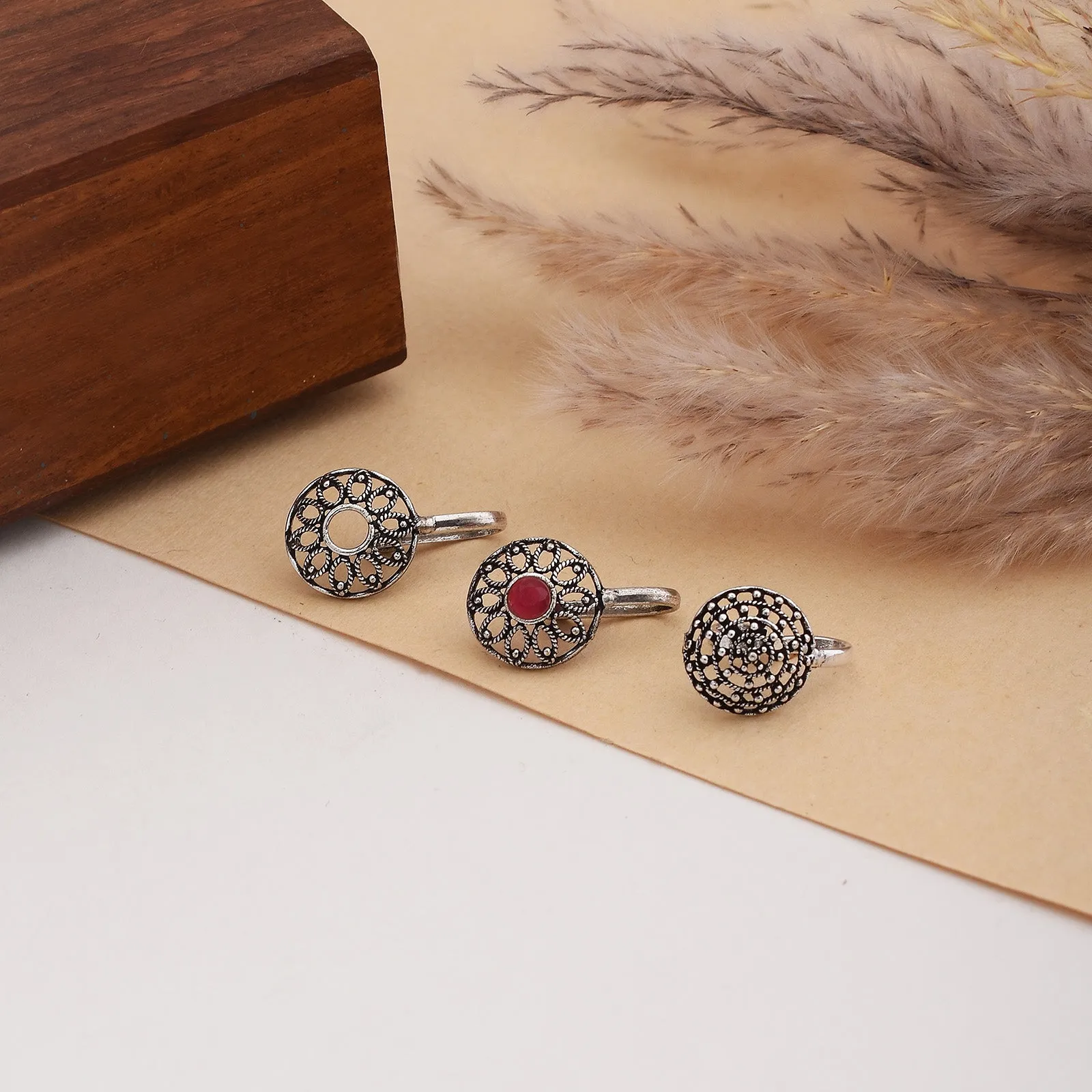 Griva Kolhapuri Nose Pins